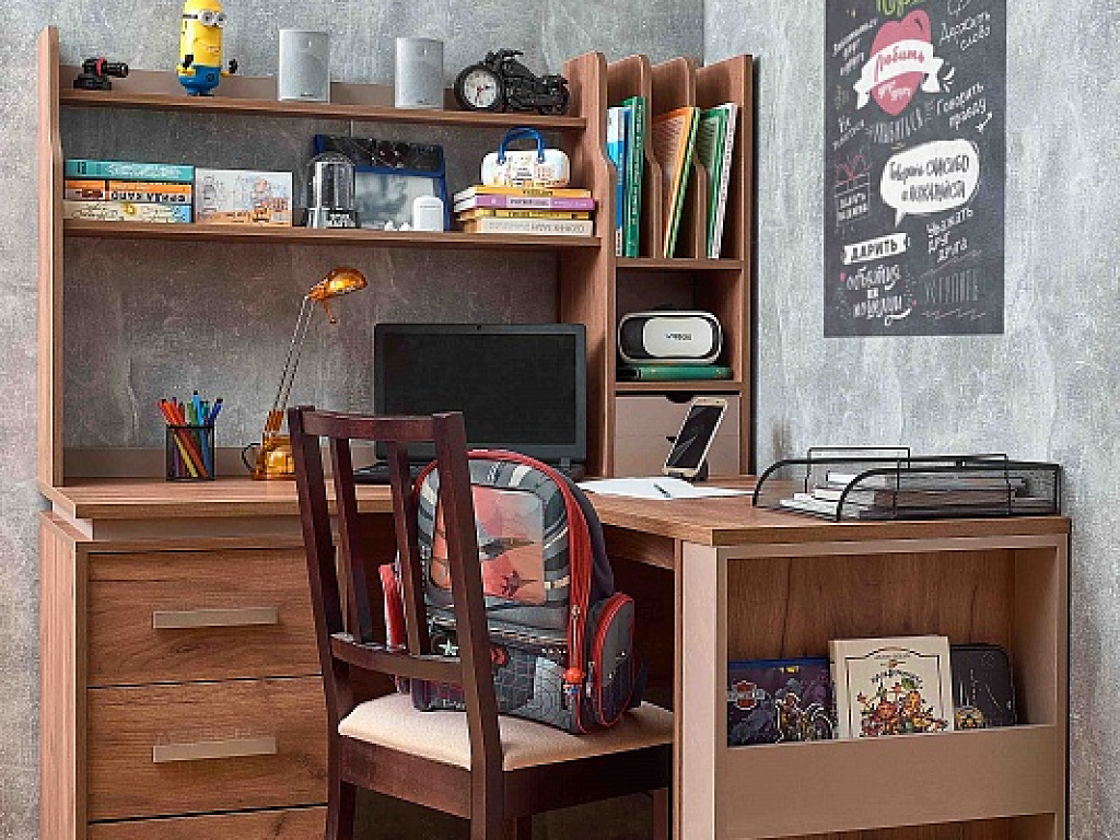 Стол письменный   84