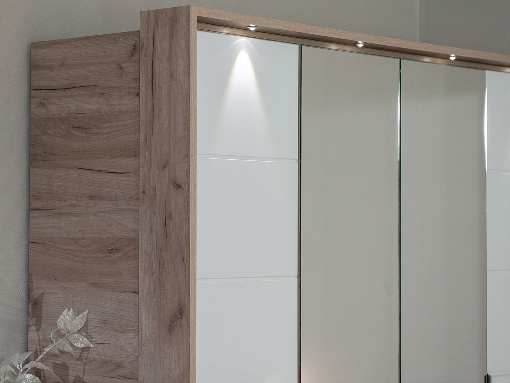 Шкаф 4дв (ДЗЗД) с порталом   