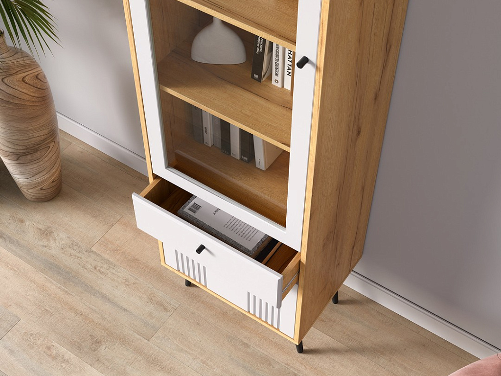 Пенал-витрина   