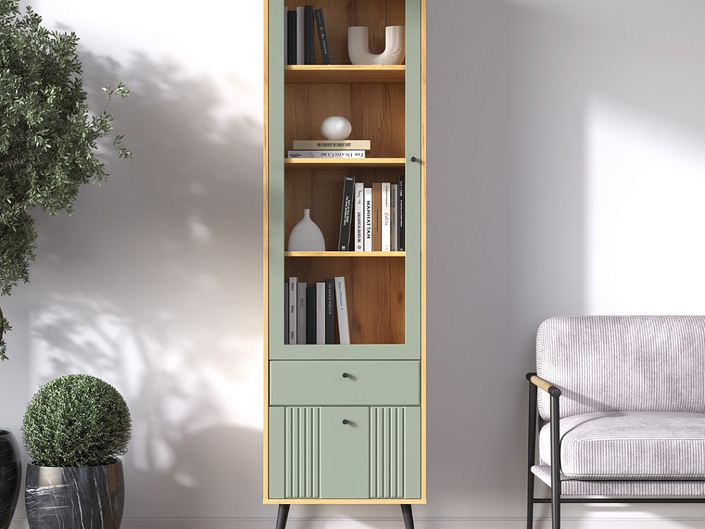 Пенал-витрина   