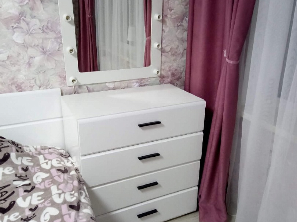 Зеркало для спальни   